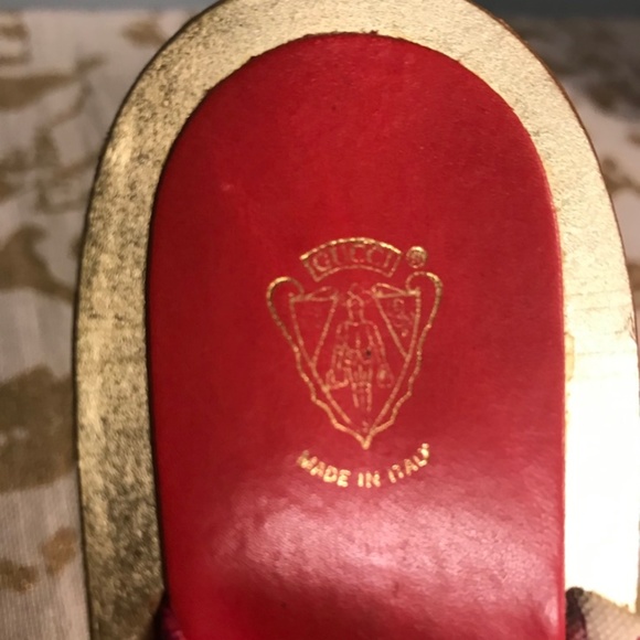 Vintage Gucci Sandal Thong Red pattern with gold - Picture 5 of 8
